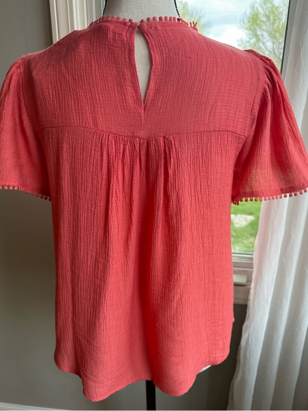 MINE The Everly Lace Babydoll Top coral Crochet Like lace Flutter sleeves Small - Picture 4 of 5